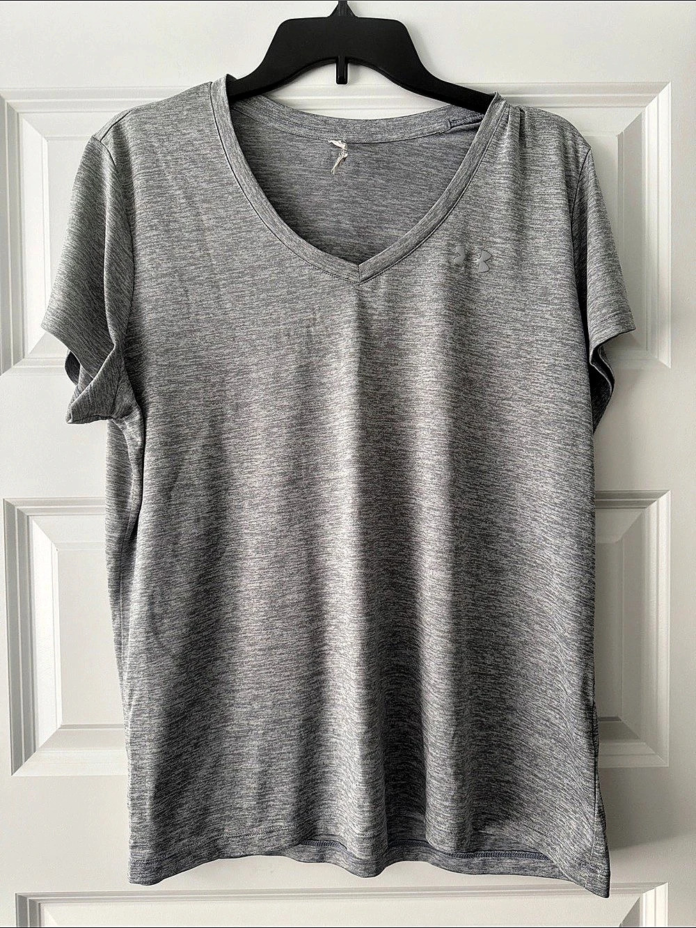 Under Armour UA Tech Twist V-Neck Short Sleeve T-Shirt Gray Short Sleeve T-Shirt